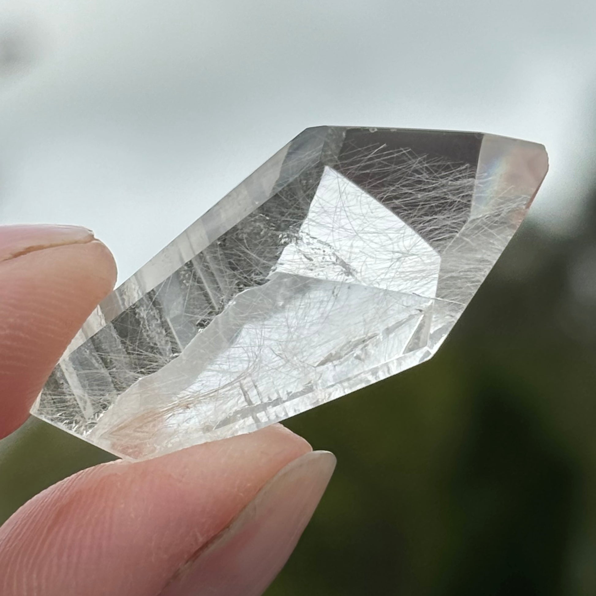 Lemurian Quartz Point | F - Shiny Crystals