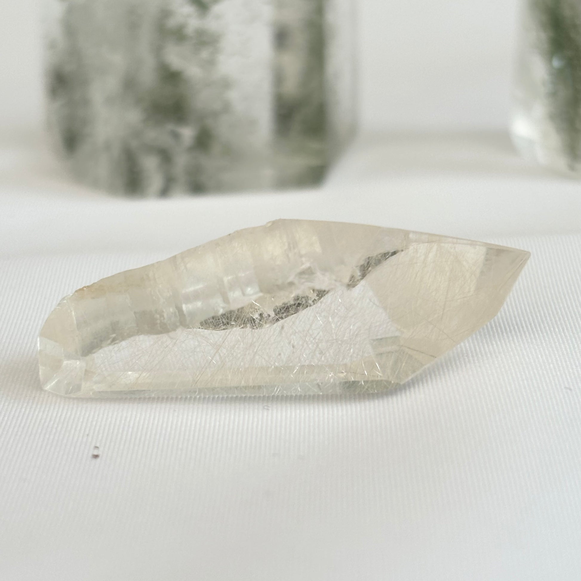 Lemurian Quartz Point | F - Shiny Crystals