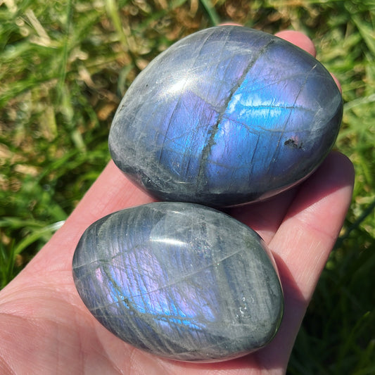 Blue Flash Labradorite Palmstone - Shiny Crystals