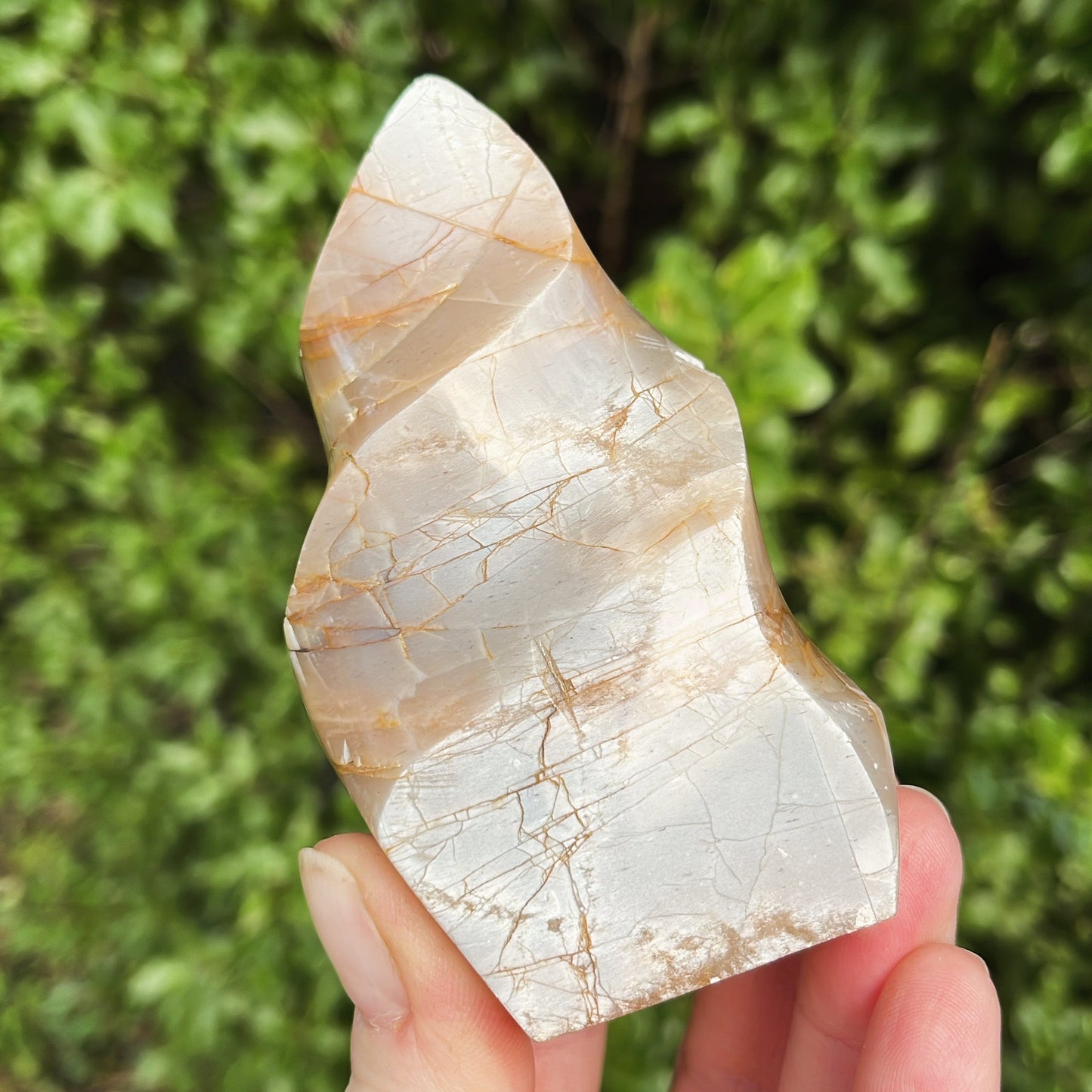 Flashy Peach Moonstone Flame | D - Shiny Crystals