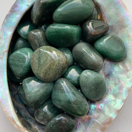 Green Aventurine Tumblestone - Shiny Crystals