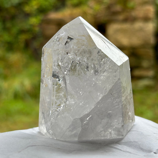 Icy Clear Quartz Point 188g - Shiny Crystals