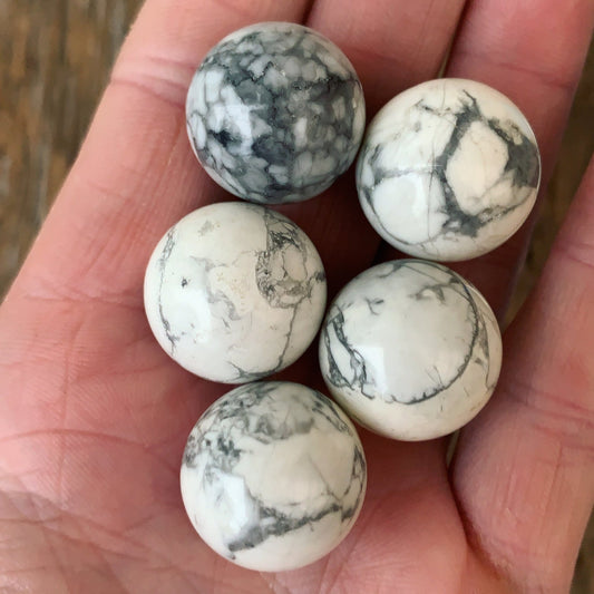 Mini Howlite Sphere - Shiny Crystals