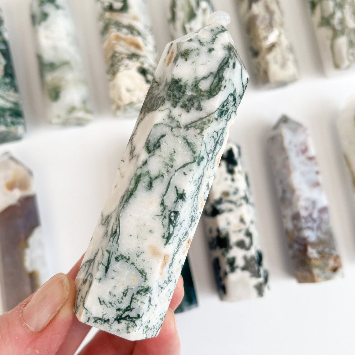 Moss Agate Point | I - Shiny Crystals