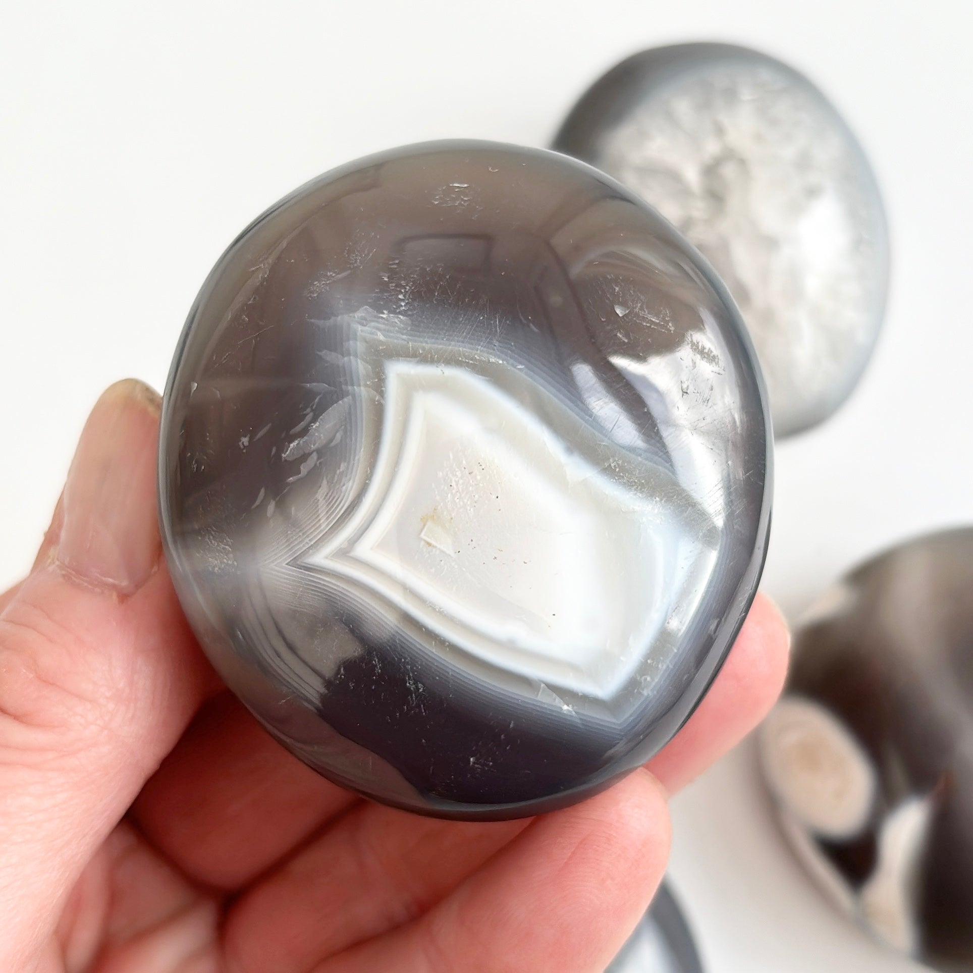 Orca Agate Palmstone - Shiny Crystals