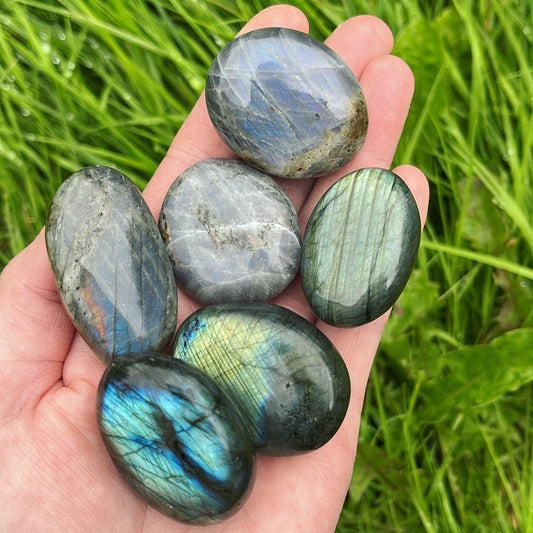 Small Flashy Labradorite Palmstone - Shiny Crystals